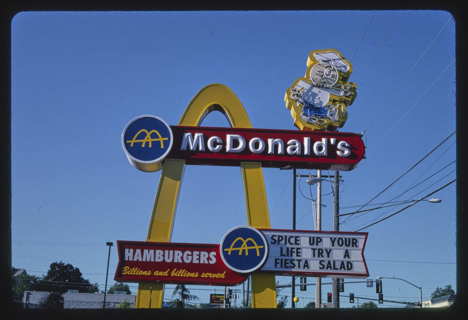 Fully automated McDonald's restaurant in Fort Worth Texas showcasing drive-thru and app-based service